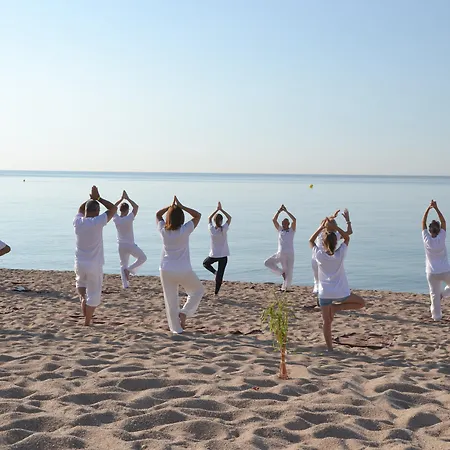 Luna Park Yoga & Hotel