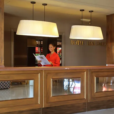 Luna Park Yoga & Hotel 3*