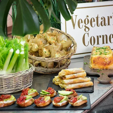 Luna Park Yoga & Hotel