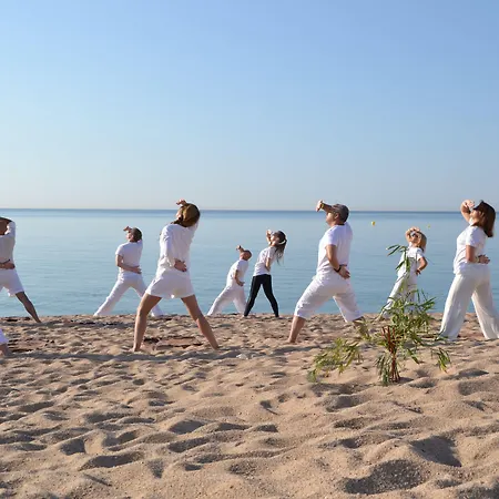 Luna Park Yoga & Hotel