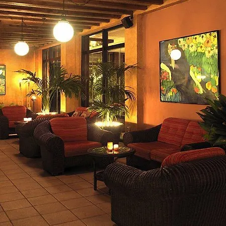 Luna Park Yoga & Hotel 3*