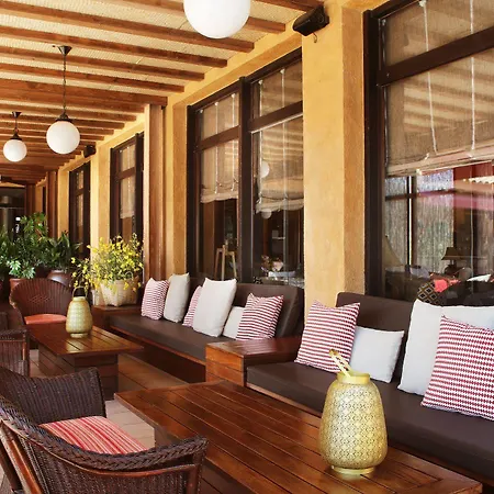 Luna Park Yoga & Hotel